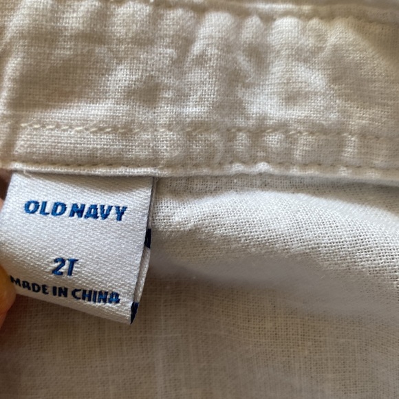 🧸Old Navy White Button Down Shirt - Picture 3 of 6
